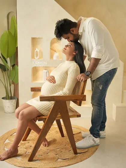 In the soft, warm light of my Borivali studio, we captured this gentle forehead kiss. It’s these quiet, in between moments of intimacy that I cherish freezing in time for couples.