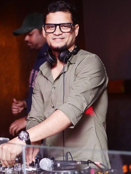 Hemanth Bhat - Wedding DJ Services Behind the Decks photo 13