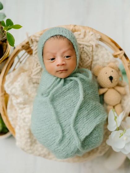 Newborn & First Cuddles photo 10