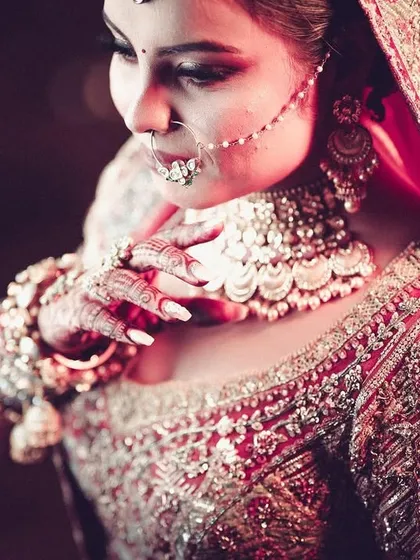 A contemplative and beautiful close-up of the bride.