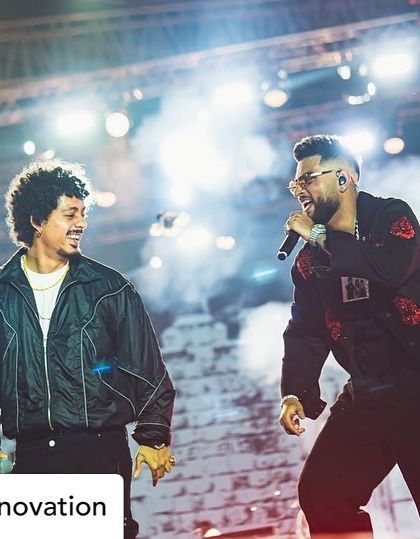 A dynamic performance by Karan Aujla, enhanced by the smoke and lighting effects integrated into our stage setup.