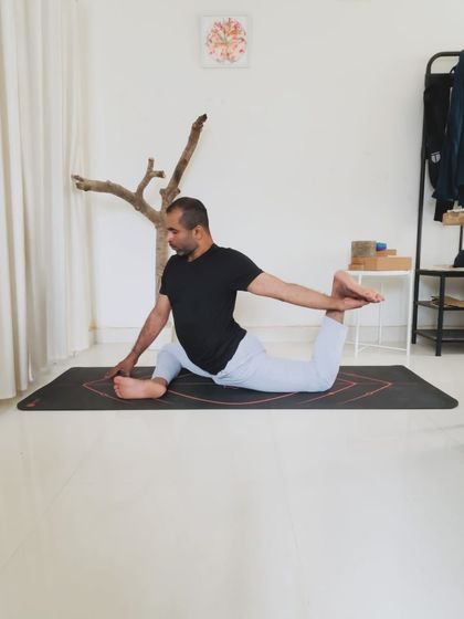 Pratyaksha Yoga - Yoga Teacher Training Asana Tutorials & Pose Breakdowns photo 5