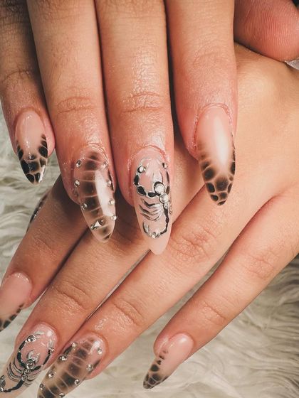 The combination of the 3D texture, animal print, and bling makes this set a real showstopper.