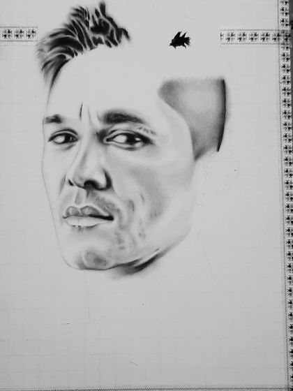 A detailed look at the 22 hours it took to draw Sunil Chhetri. You can see how I start with the eyes and build the portrait from there using the grid method.