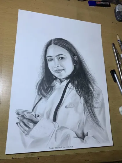 This A4 commission showcases a modern look. I focused on the texture of her hoodie and the way she is holding her phone, capturing a snapshot of everyday life.