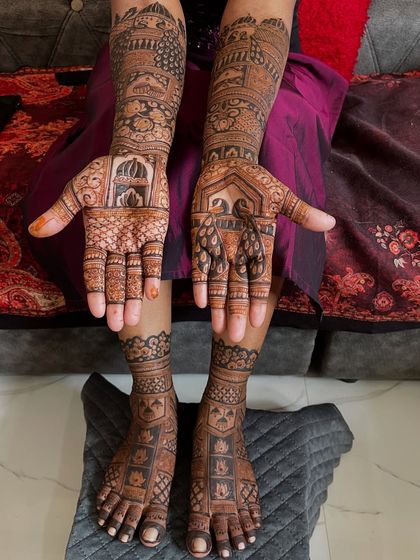 Intricate Bridal Hands photo 37