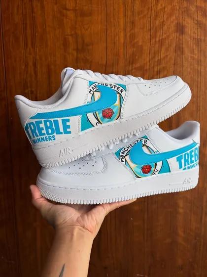 Another shot of the completed Man City custom kicks.