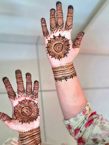 Mehndi Designer - Mehndi Artistry Services Engagement & Party Henna photo 8