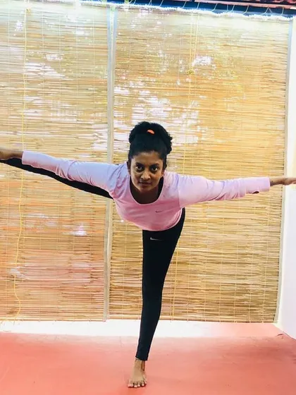 Finding freedom and balance in Utthita Hasta Padangusthasana (Extended Hand-to-Big-Toe Pose). This posture challenges your stability and focus, reminding us that we are free human beings with an independent will.