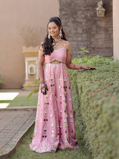 Standing tall and confident, this image captures the full essence of the fun and glamorous carnival look.