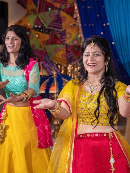 Taniya Dudani - Wedding & Sangeet Choreography Unforgettable Family Dances photo 22