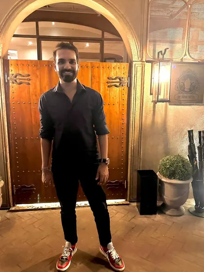 Blending into the night, but standing out in style. A throwback to an epic night and a classic look.