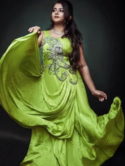 Dress Rental Buzz - Photoshoot Outfit Rental Party & Occasion Wear photo 9