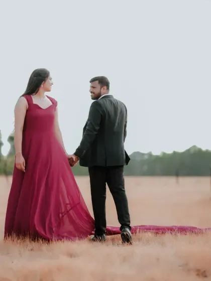 Dress Rental Buzz - Photoshoot Outfit Rental Couple & Pre-Wedding Outfits photo 9