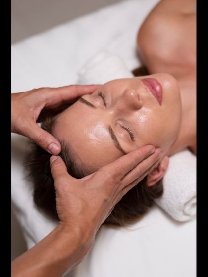 My Ayurvedic Medi-Facials are a therapeutic experience. I use classical techniques like herbal exfoliation (udvartana) and facial massage (abhyanga) with medicated oils like Kumkumadi Tailam. This treatment boosts circulation, removes toxins, and restores the skin's natural glow without any chemicals.