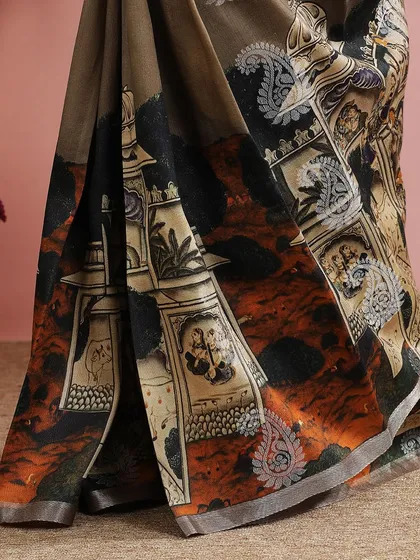 A close-up of the intricate architectural print on the pallu.