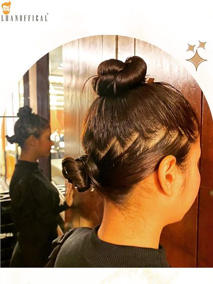 This image showcases the importance of precise hair sectioning. A clean, organized approach using techniques like this zig-zag pattern is fundamental for achieving accurate color placement and professional results.