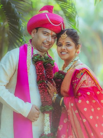 A classic portrait of Pratiksha and Nitesh, smiling for the camera. It's important to have these beautiful, posed shots that you can share with family and friends for years to come.