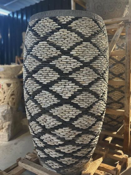 A duplicate image of the majestic, hand-assembled pebble planter.