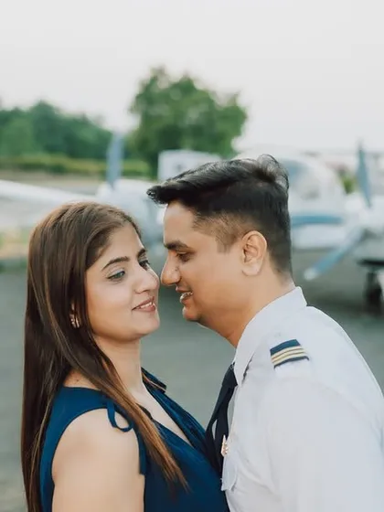 Love is in the air. This unique pre-wedding shoot on an airfield with a private plane creates a sense of adventure and sophistication. It’s perfect for couples looking for a theme that is both glamorous and personal.