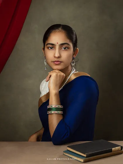 This is more than a photograph; it is a story told in light and shadow. Inspired by the classic painters, I create fine art portraits that capture a timeless elegance, turning a fleeting moment into a legacy.