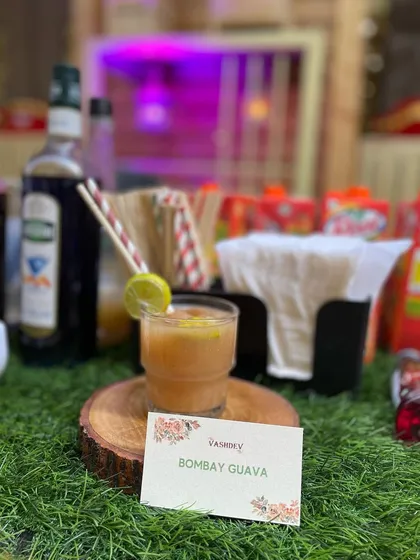 Our Bombay Guava mocktail, a tribute to the flavors of Mumbai. This drink combines sweet and spicy notes for a unique taste experience.