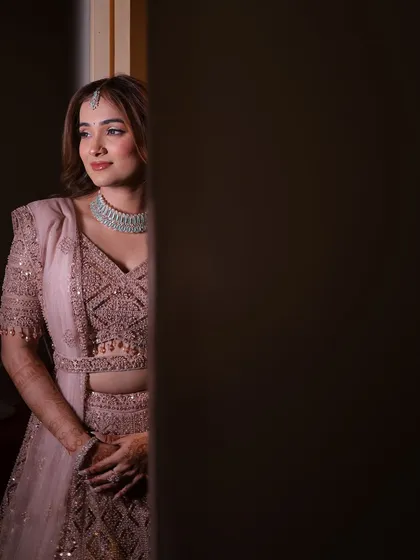 A super delicate look for a morning Roka ceremony. This portrait captures the softness of the makeup and the elegance of her pastel outfit.