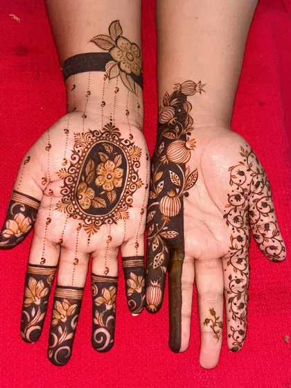 The complete view of the two-pattern bridal mehendi. This approach allows for more storytelling and personalization within your henna.