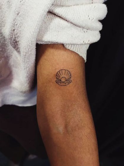 Minimalist & Fine-Line Art photo 19