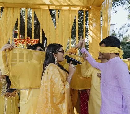 Another fun game from a Haldi ceremony, designed to get families to interact and compete. My goal as a wedding emcee is to break the ice and ensure everyone feels like part of one big celebration.