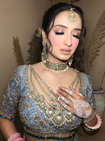 Modern & Pastel Brides photo 18