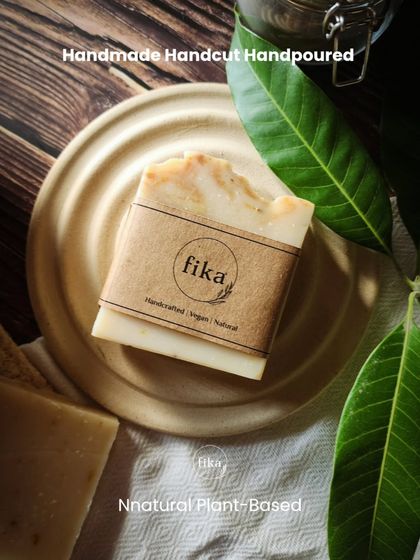 In a world of synthetics, why complicate what nature perfected? This beautiful, naturally colored soap bar is a direct line to Mother Earth's generous pantry, delivering vibrant, healthy skin.