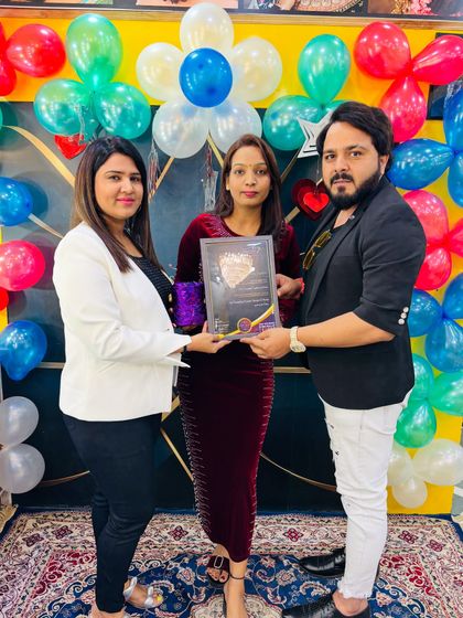 The best moment for a teacher. Here I am with a student at her certification ceremony. I provide an internationally recognized certificate upon course completion.