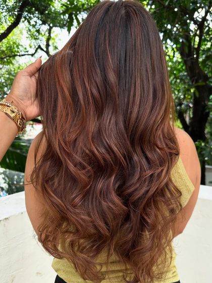 Another client getting 'Vacay Ready'. I gave her a mix of cinnamon and caramel tones to create this warm, sun-kissed look that’s perfect for a beach holiday.