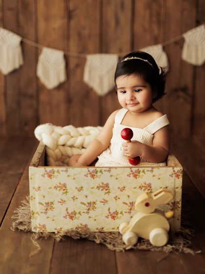 A quieter, more curious look from the same setup.