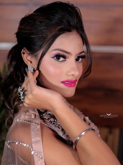 Contemporary & Pastel Bridal Looks photo 40