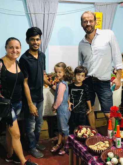 It was a pleasure to welcome renowned Hungarian photographer Pál Nánási and his family to our workshop. We love sharing our craft with visitors from around the globe and seeing their joy as they explore our showroom.