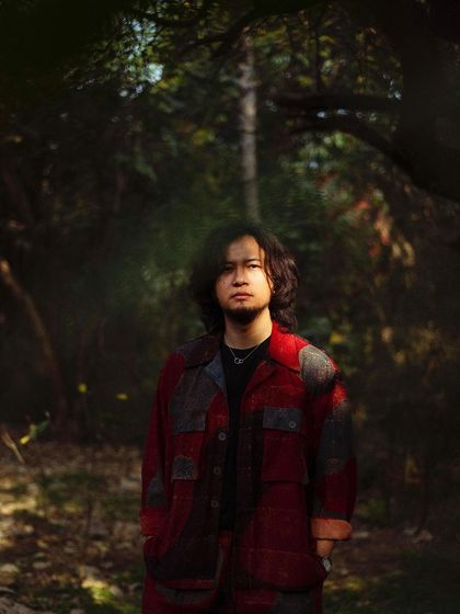 Another shot from my morning session with Taba Chake in the forest. The deep shadows and soft light create a beautiful, moody atmosphere.