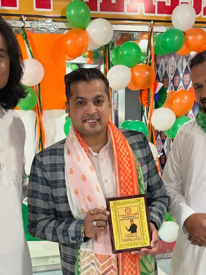 A moment of recognition with our celebrity guest, The Tulsi Magician, during our Independence Day celebrations.