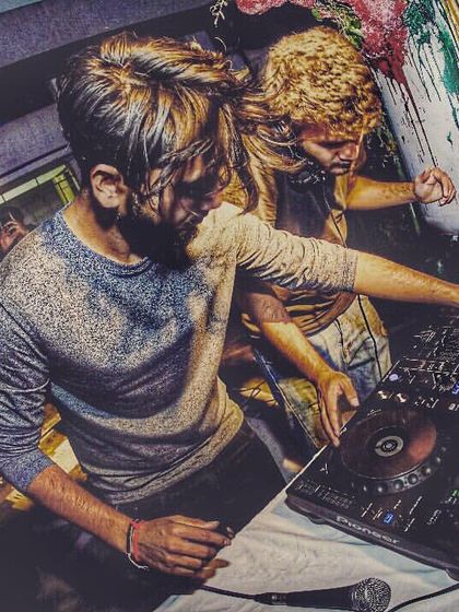 Behind the Decks photo 4