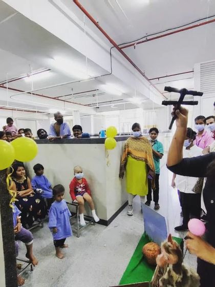 A moment of pure happiness during our show at St. John's hospital. Using a simple rod puppet, we can create characters that fly and dance, bringing the story to life for the children.