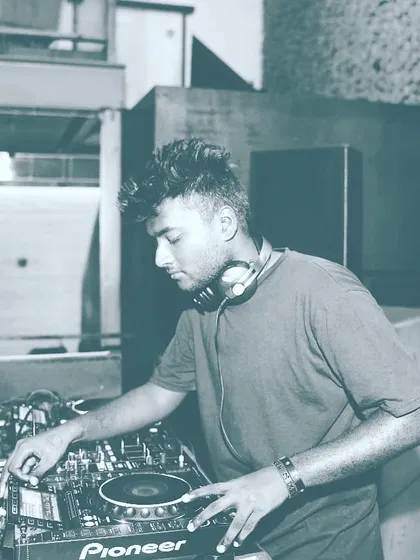 A creative shot from another great night. Learning to DJ is also about finding your own style, and I'm here to help you explore your musical identity.