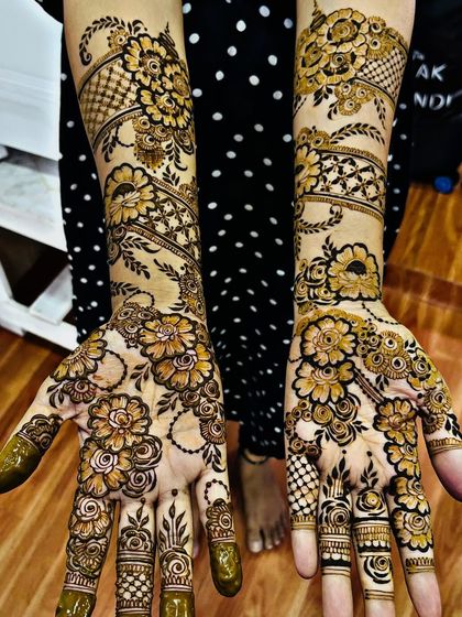 Mohak Mehendi - Professional Mehndi Artistry Artistry for Hands & Feet photo 8