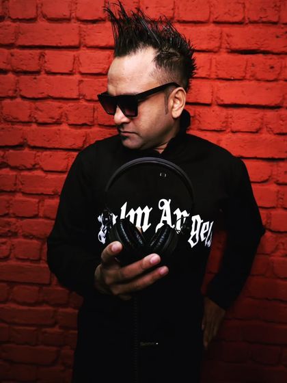 Behind the Decks photo 5