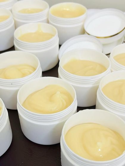 A fresh batch of my Honey & Milk Intense Moisturising Body Butter, ready to be packed. This rich, creamy formula is a client favorite, especially during the dry winter months.