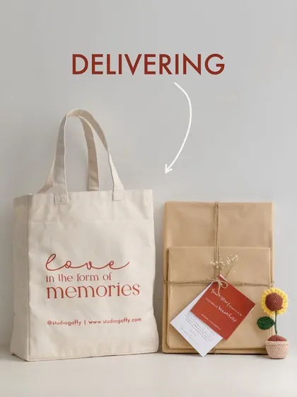 I believe the final delivery should be as special as the memories themselves. Every album arrives beautifully wrapped in eco-friendly paper and tucked inside this reusable canvas tote bag, a little gift that carries your story home.