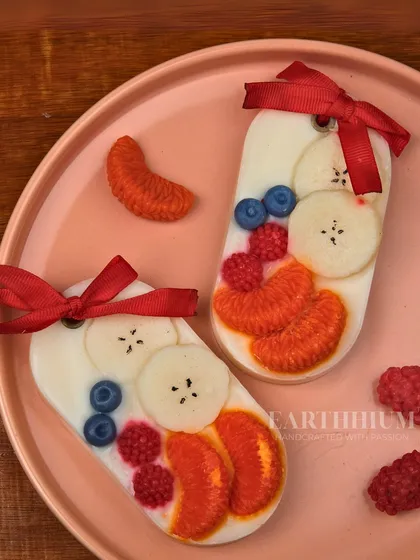 These wax sachets are decorated to look like a fresh fruit medley. They are a fun and fragrant way to bring a sweet, fruity scent to your small spaces.