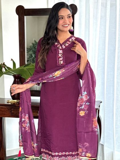 This wine chanderi kurta has such a rich color. The printed dupatta and heavy thread embroidery make it a perfect outfit for an evening event.