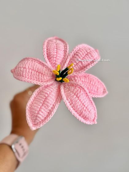 Shikha Agarwal - Crochet Flower Bouquets & Arrangements Delicate Lilies photo 3