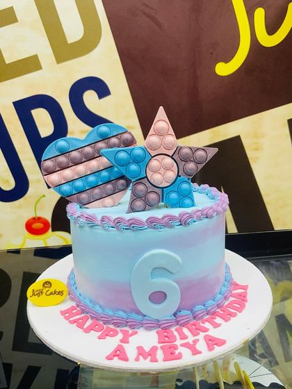 Pop Culture & Trendy Cakes photo 6